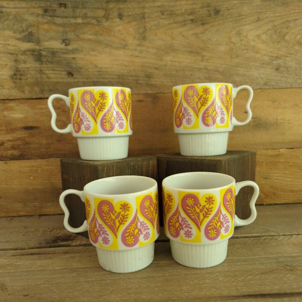 Vtg 50s MCM Nevco Pink & Yellow Heart Stackable Mugs Made in Japan Set of 4